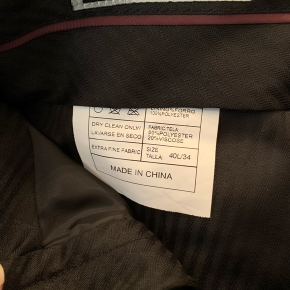 Suits - Picture 2 of 4